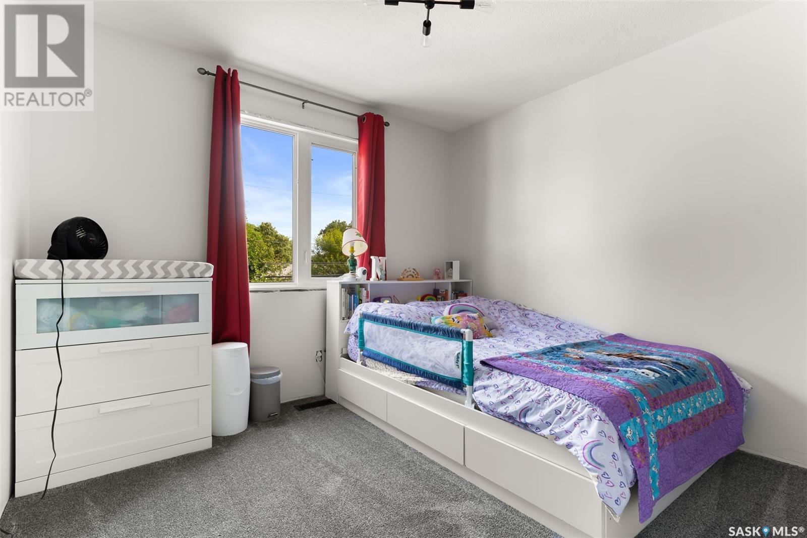 Single Family House 2 Level for Sale in  Habkirk DRIVE Regina 