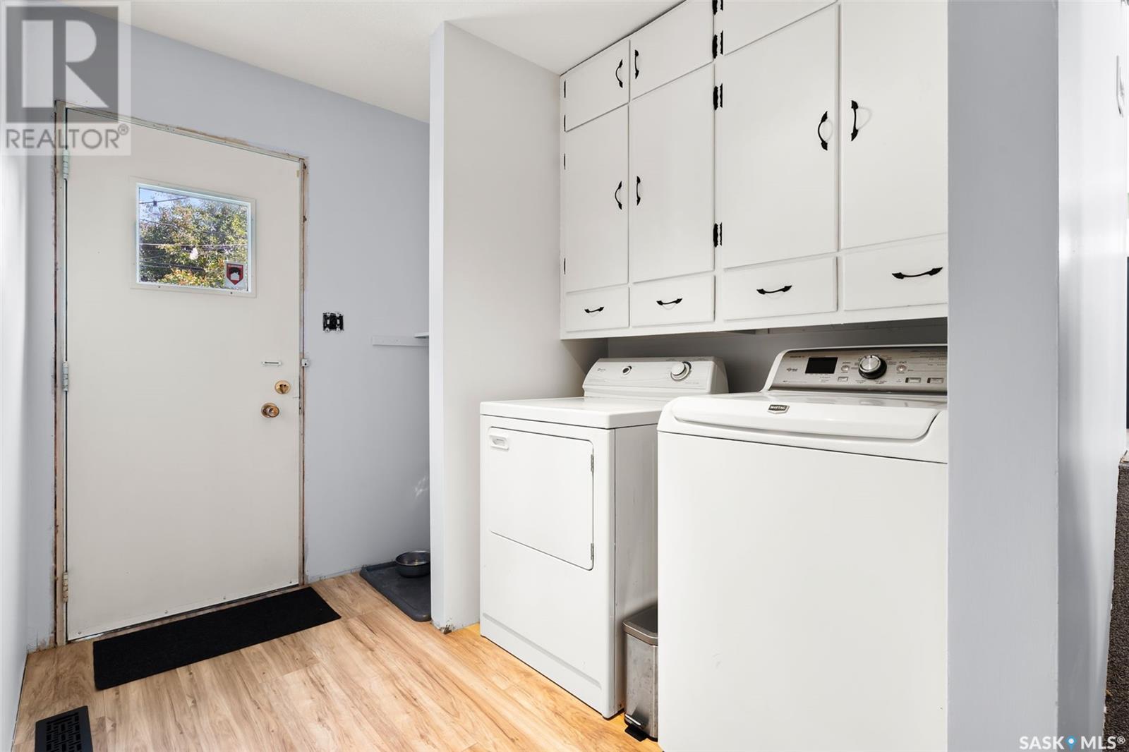 Single Family House 2 Level for Sale in  Habkirk DRIVE Regina 