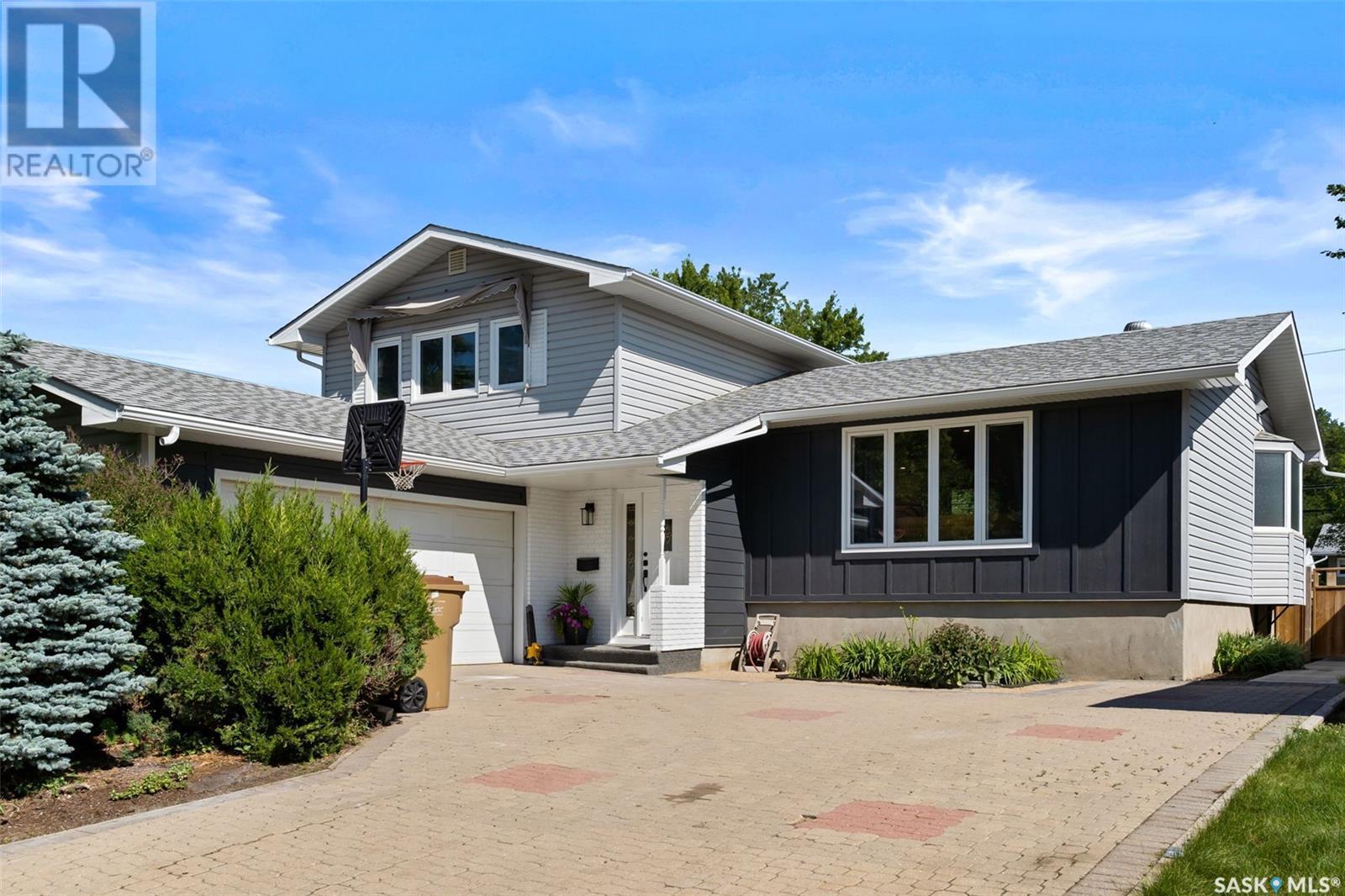 Single Family House 2 Level for Sale in  Habkirk DRIVE Regina 