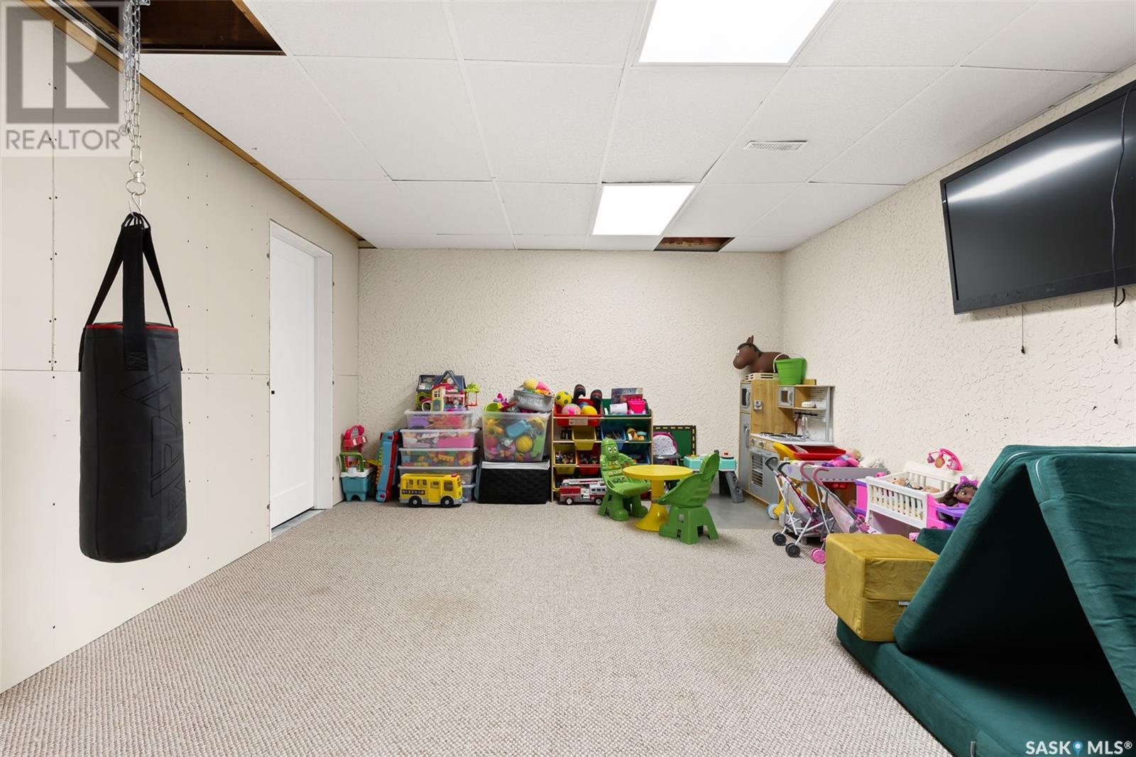 Single Family House 2 Level for Sale in  Habkirk DRIVE Regina 