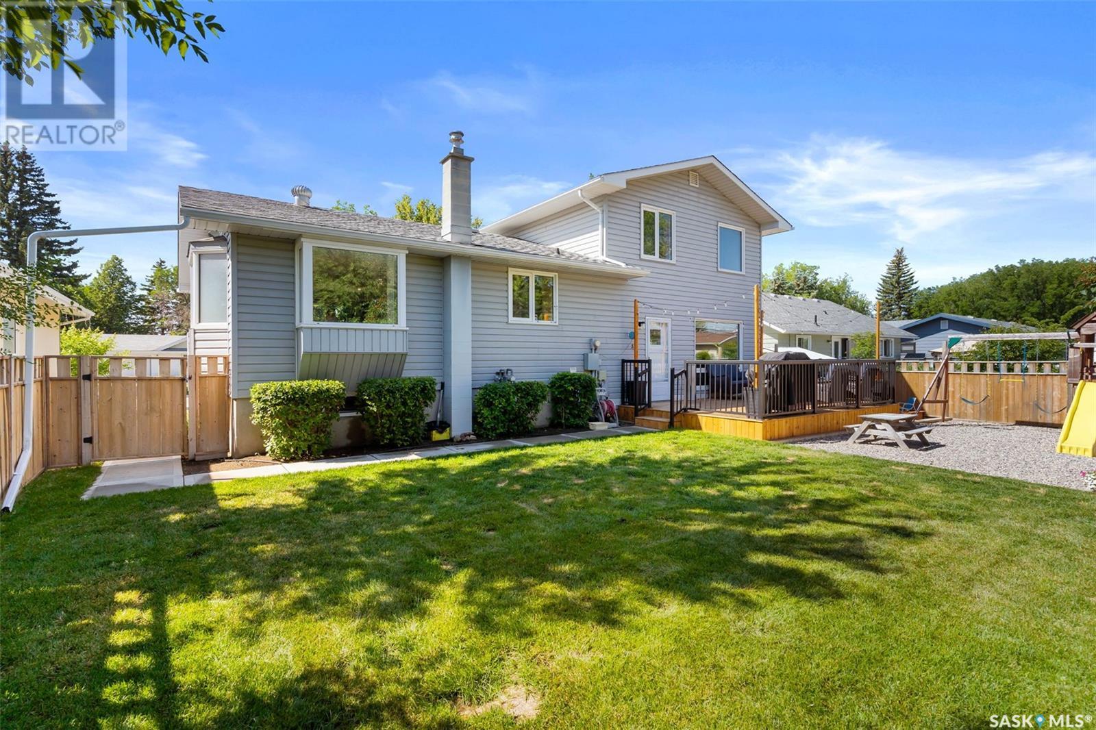 Single Family House 2 Level for Sale in  Habkirk DRIVE Regina 