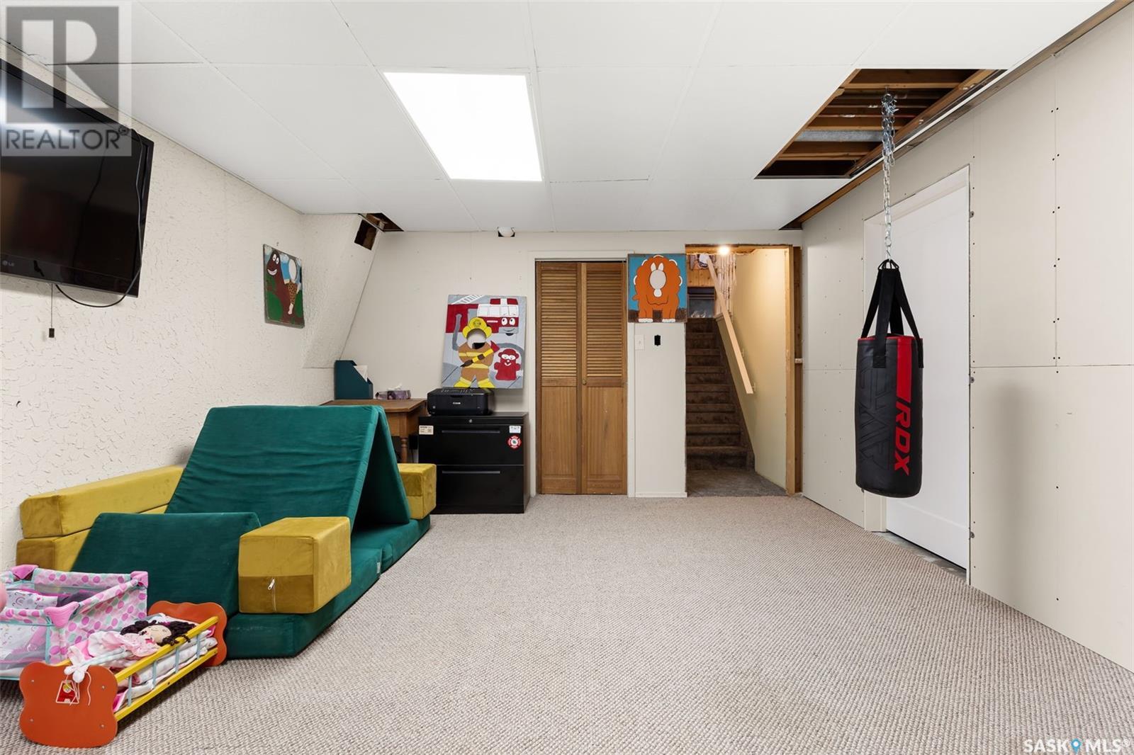Single Family House 2 Level for Sale in  Habkirk DRIVE Regina 
