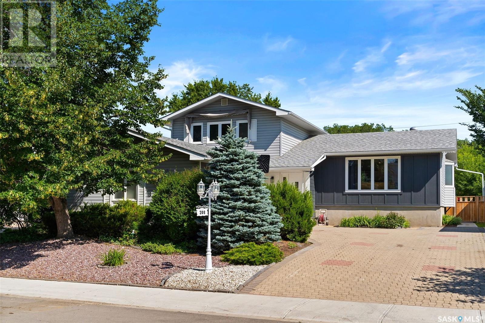 Single Family House 2 Level for Sale in  Habkirk DRIVE Regina 
