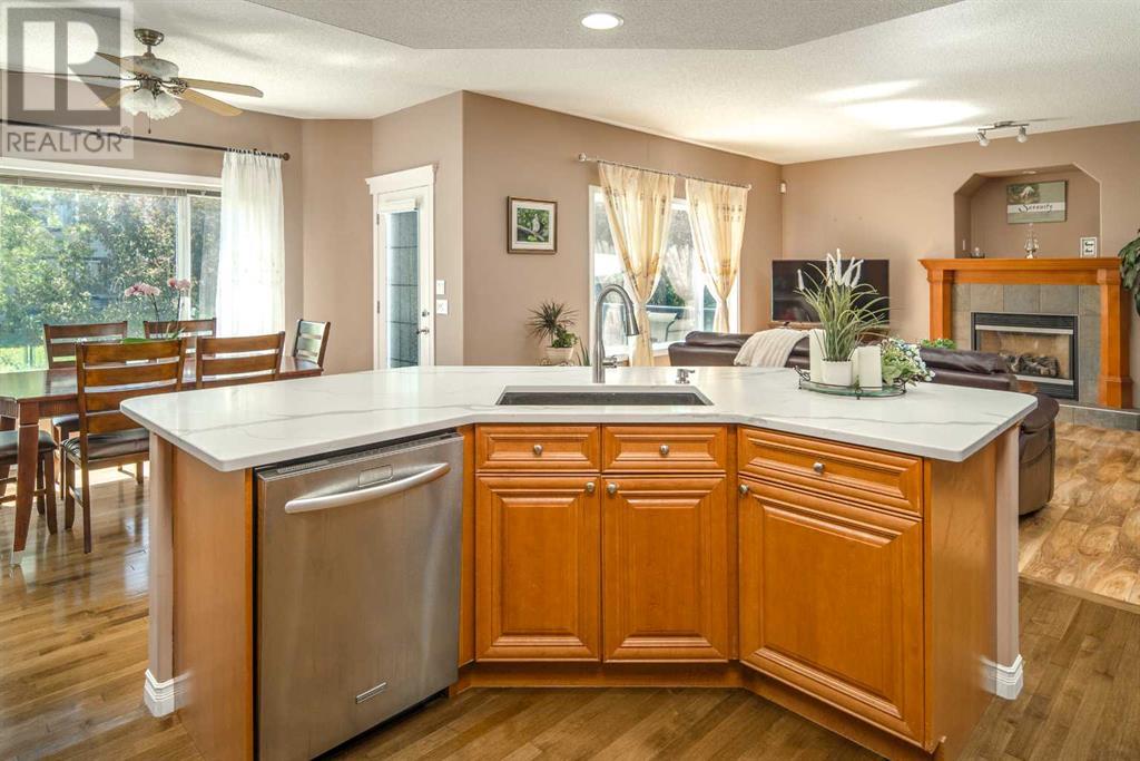 Single Family House for Sale in  Everhollow Way SW Evergreen Calgary 