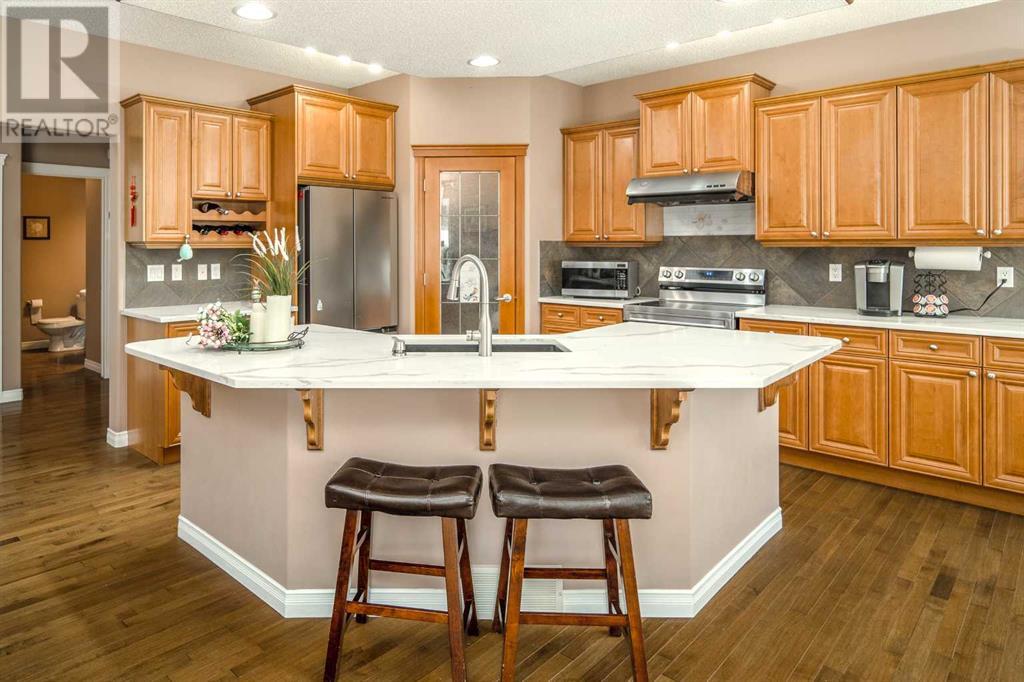Single Family House for Sale in  Everhollow Way SW Evergreen Calgary 