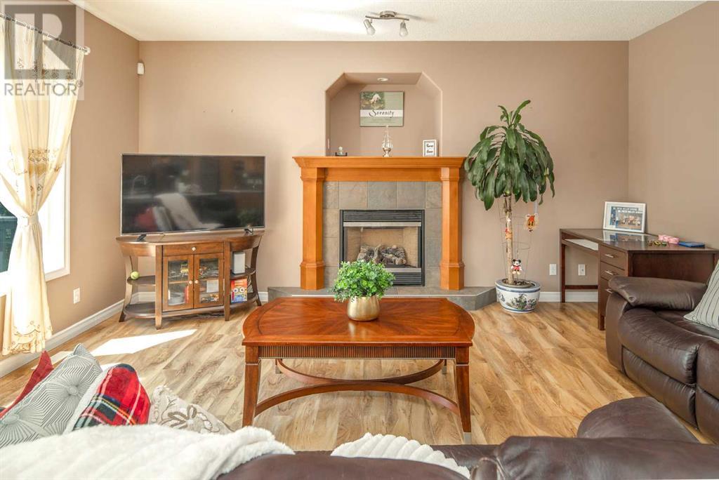 Single Family House for Sale in  Everhollow Way SW Evergreen Calgary 