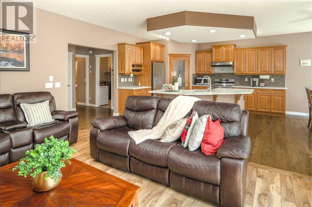 Single Family House for Sale in  Everhollow Way SW Evergreen Calgary 