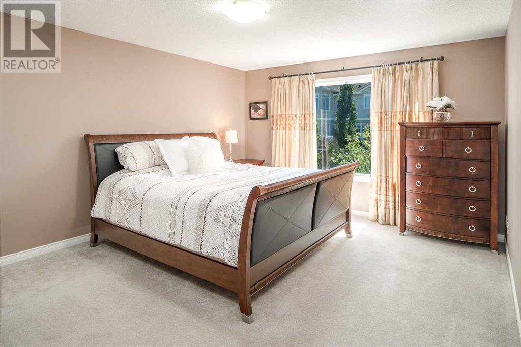 Single Family House for Sale in  Everhollow Way SW Evergreen Calgary 