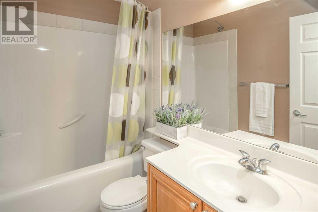 Single Family House for Sale in  Everhollow Way SW Evergreen Calgary 