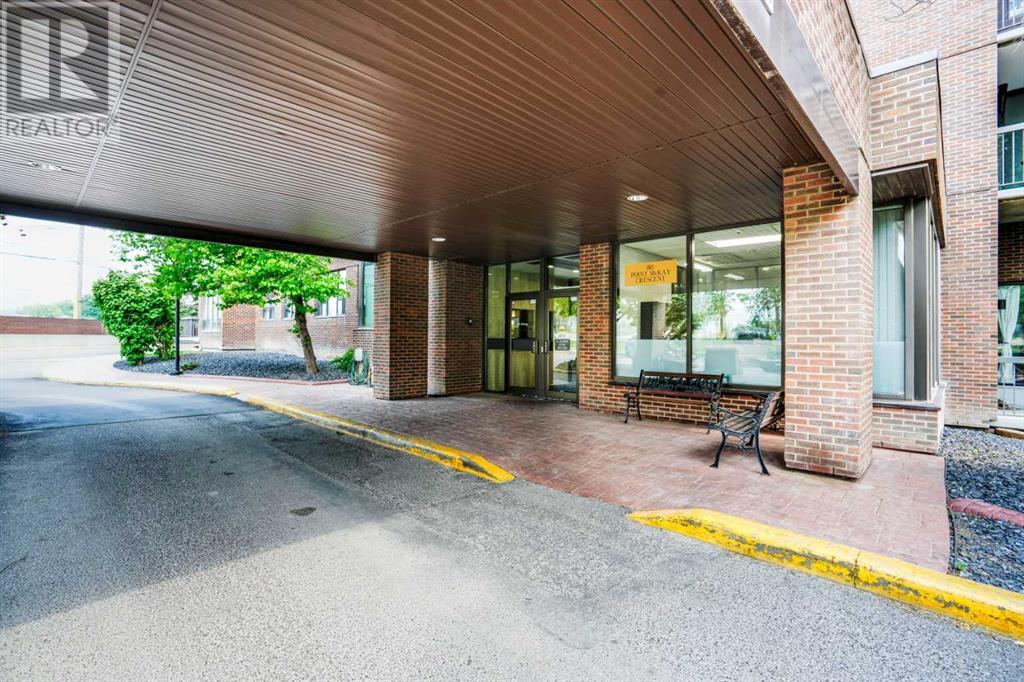 Single Family House for Sale in   Point Mckay Crescent NW Point McKay Calgary 