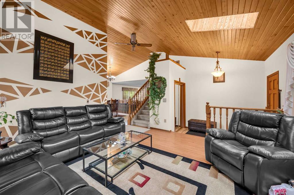 Single Family House for Sale in  Castleglen Court NE Castleridge Calgary 