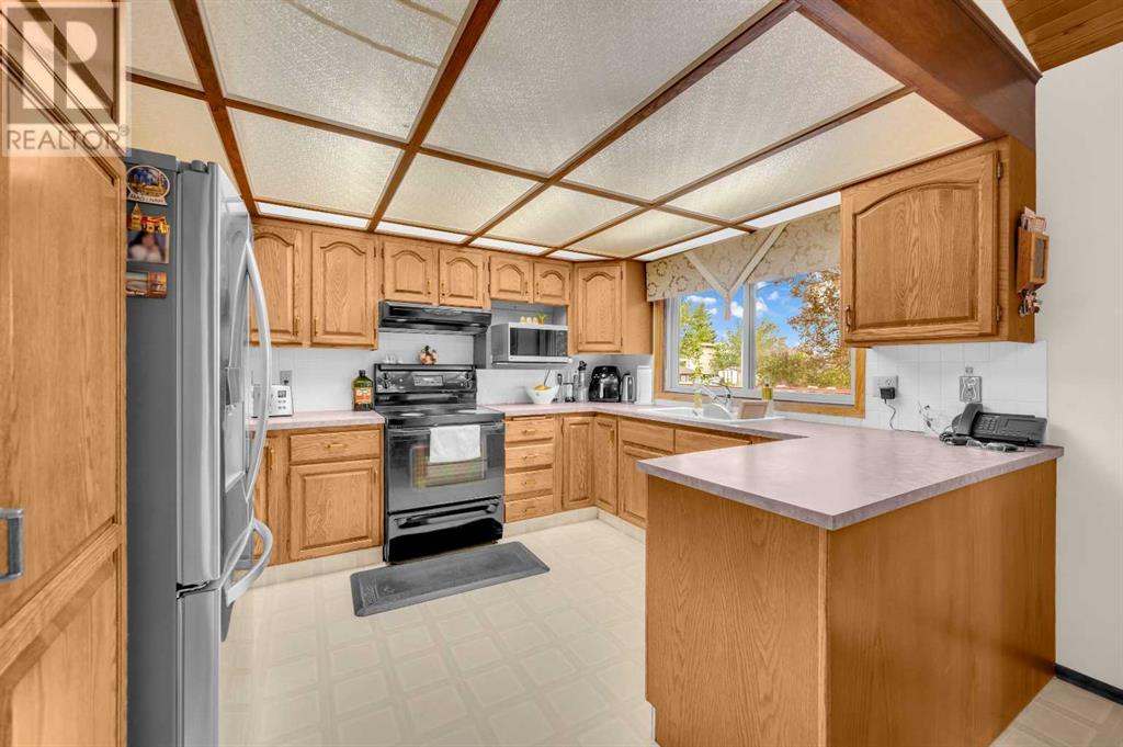 Single Family House for Sale in  Castleglen Court NE Castleridge Calgary 