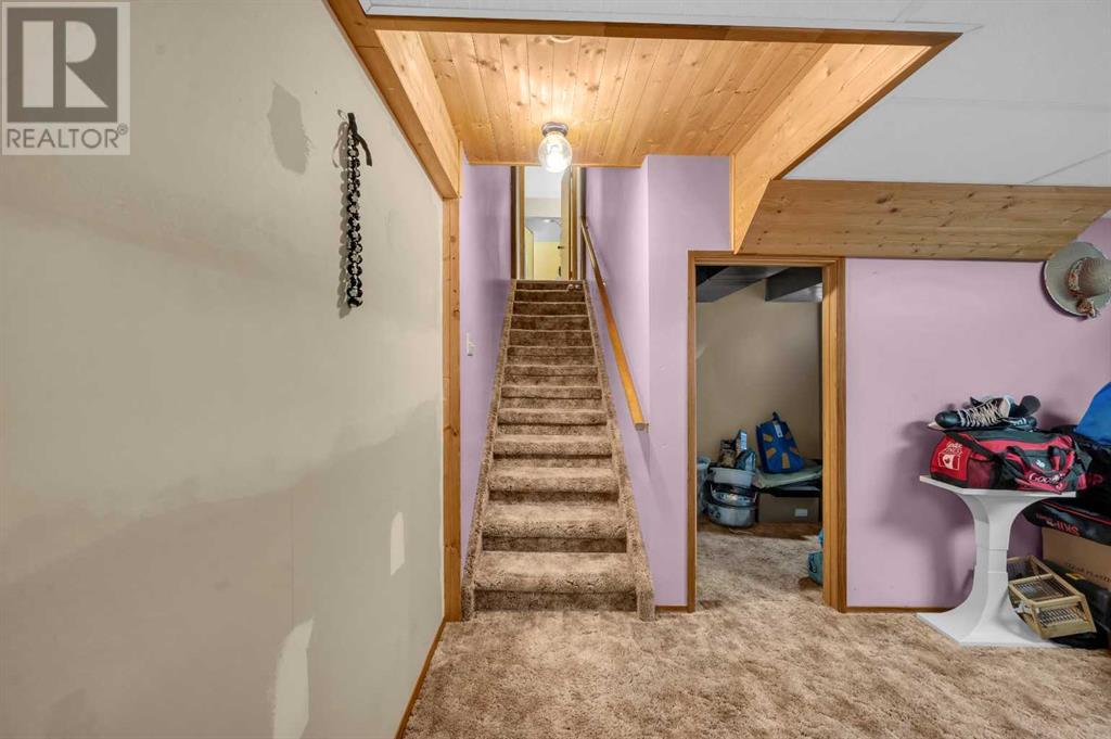 Single Family House for Sale in  Castleglen Court NE Castleridge Calgary 