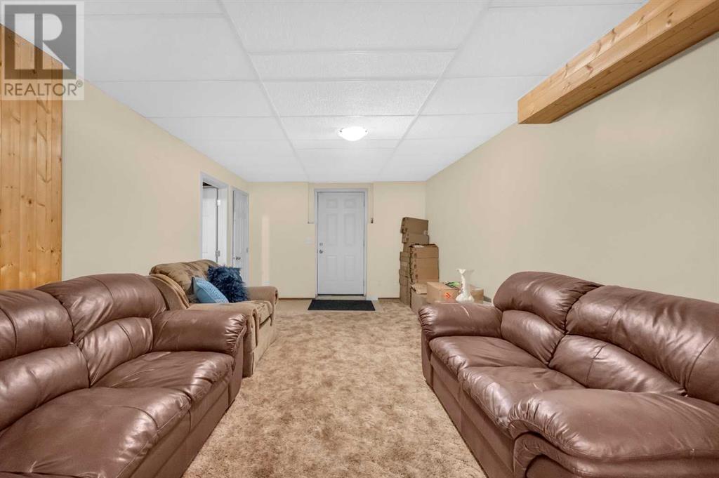 Single Family House for Sale in  Castleglen Court NE Castleridge Calgary 