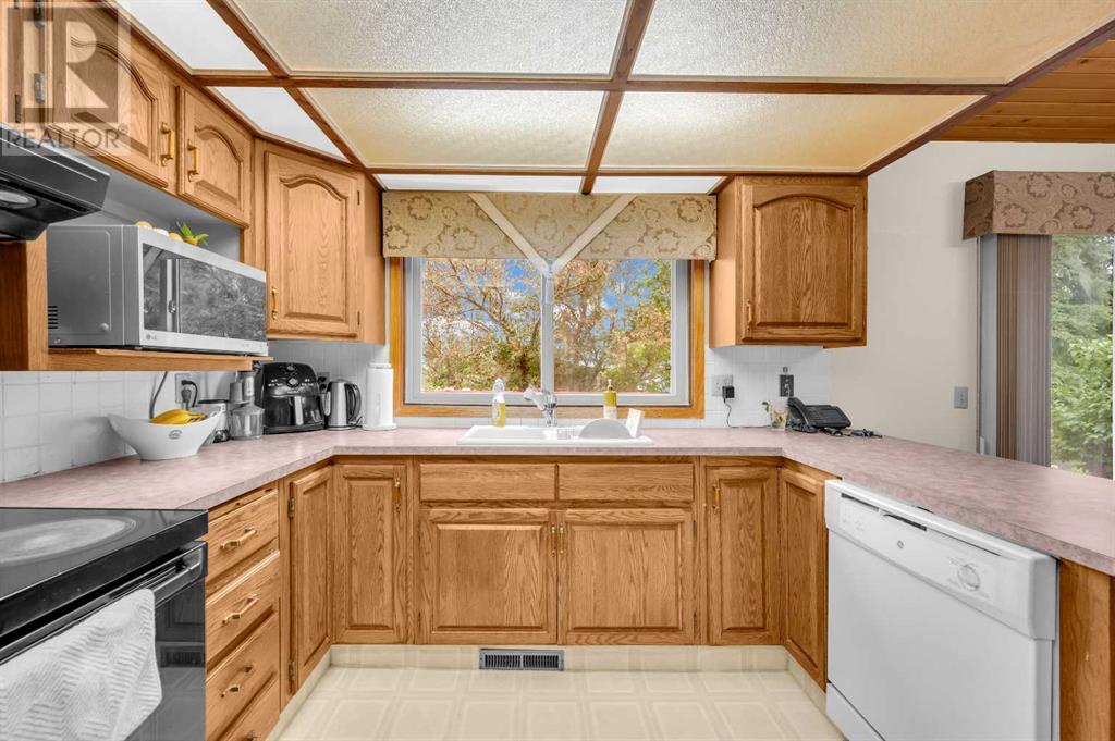 Single Family House for Sale in  Castleglen Court NE Castleridge Calgary 