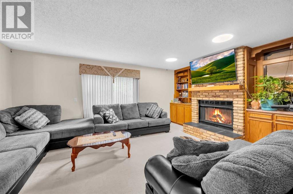 Single Family House for Sale in  Castleglen Court NE Castleridge Calgary 