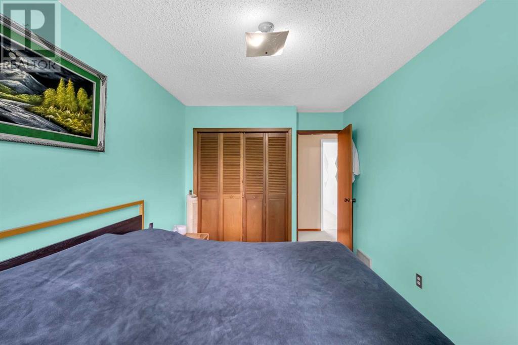 Single Family House for Sale in  Castleglen Court NE Castleridge Calgary 