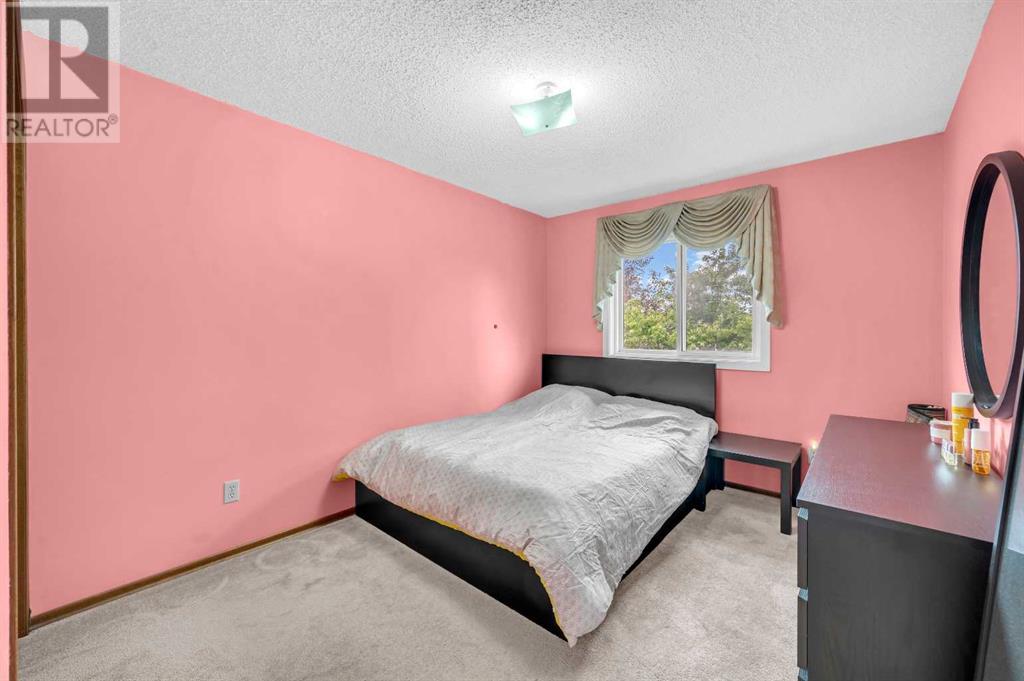 Single Family House for Sale in  Castleglen Court NE Castleridge Calgary 