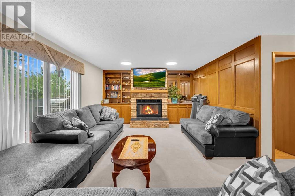 Single Family House for Sale in  Castleglen Court NE Castleridge Calgary 