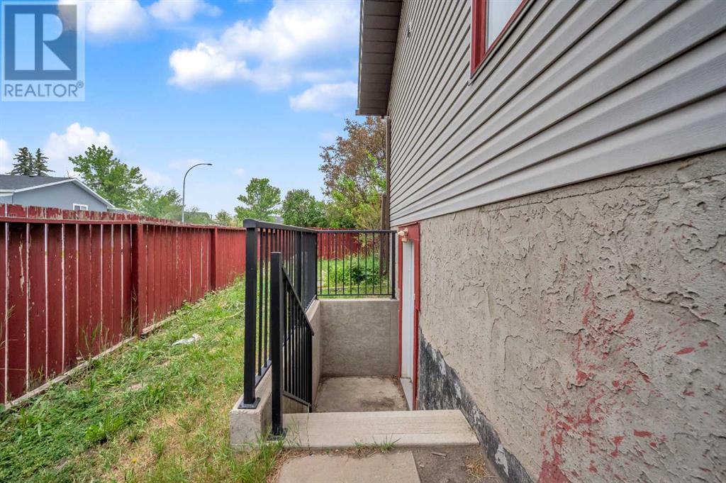 Single Family House for Sale in  Castleglen Court NE Castleridge Calgary 