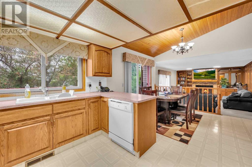 Single Family House for Sale in  Castleglen Court NE Castleridge Calgary 
