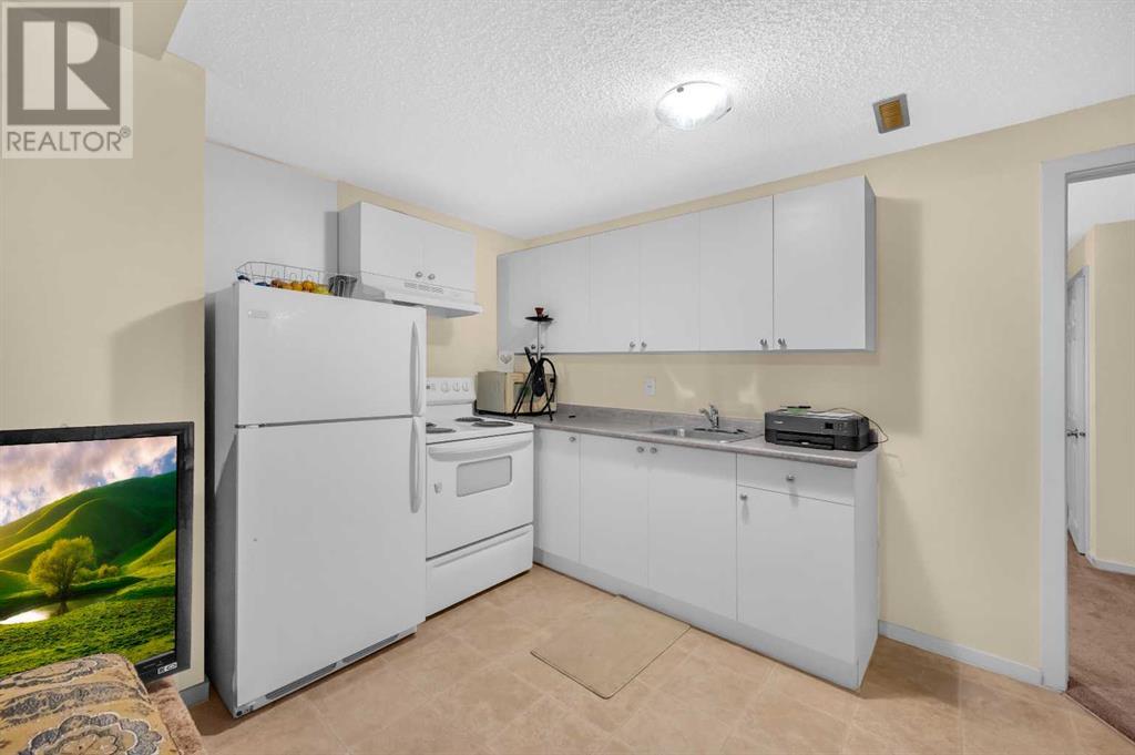 Single Family House for Sale in  Castleglen Court NE Castleridge Calgary 
