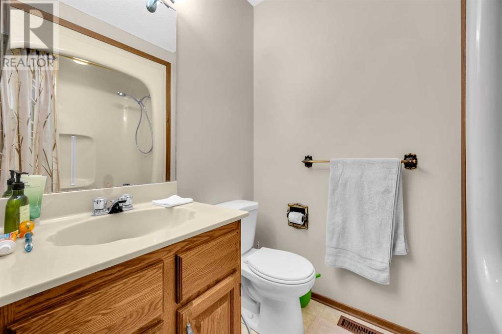 Single Family House for Sale in  Castleglen Court NE Castleridge Calgary 