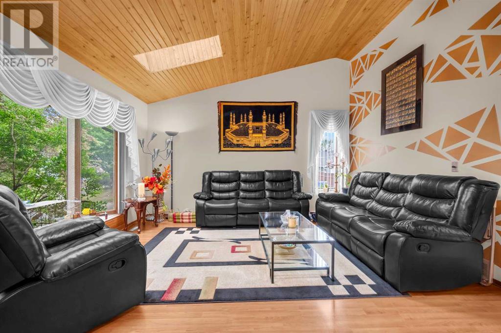 Single Family House for Sale in  Castleglen Court NE Castleridge Calgary 