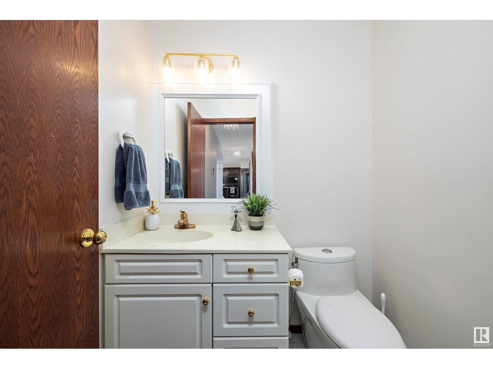 Photo 18 of 15903 132 St Nw, Edmonton AB