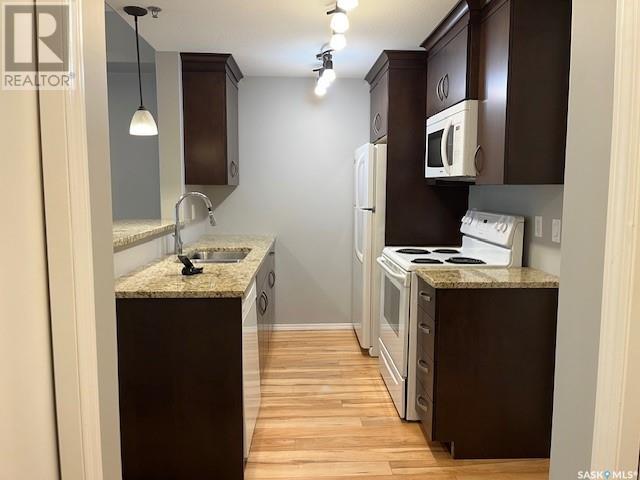 Photo 7 of 109 1220 Blackfoot Drive, Regina SK