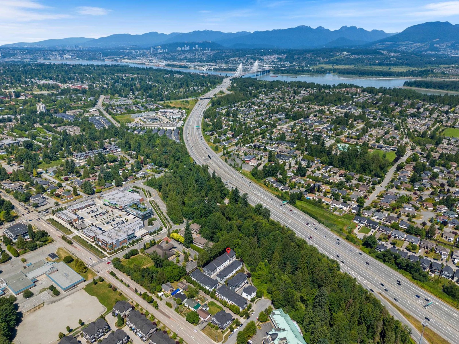 Photo 4 of 15 10433 158 Street, Surrey BC