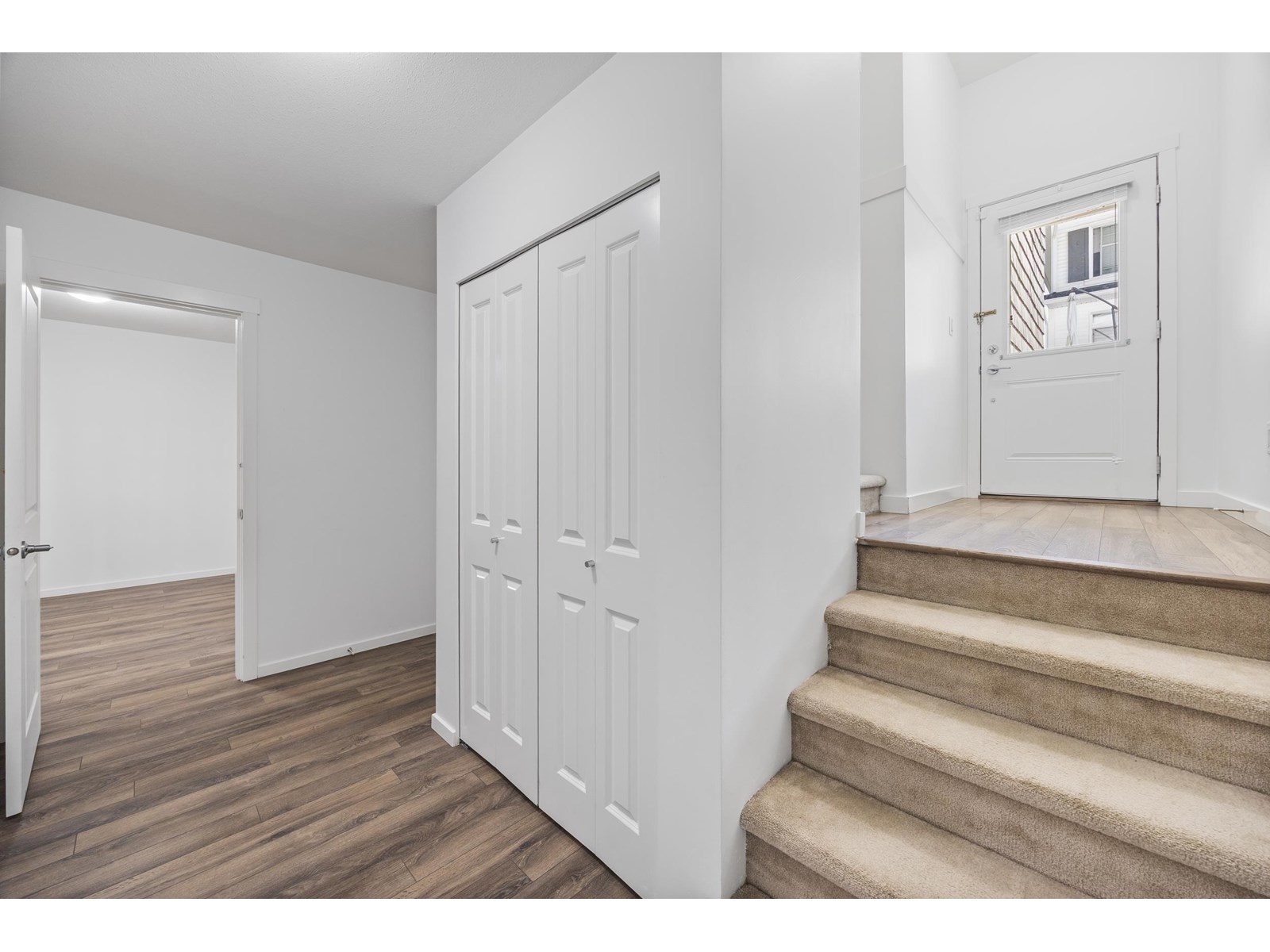 Photo 9 of 15 10433 158 Street, Surrey BC