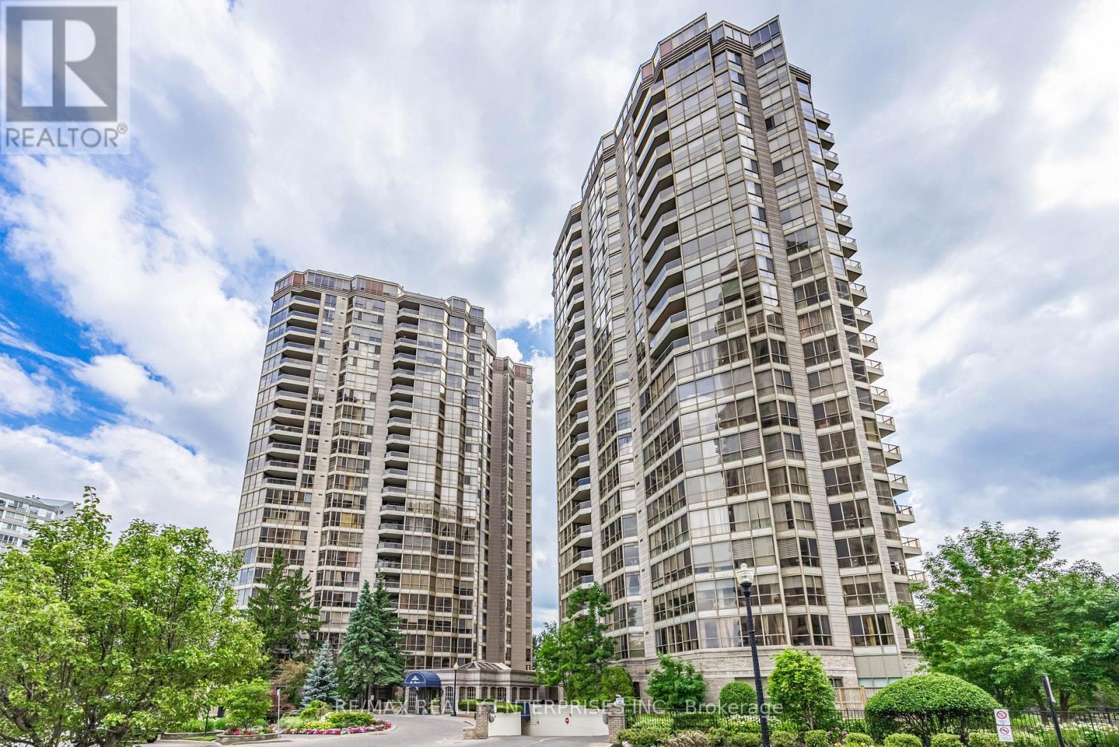 Photo 12 of 2213 55 Kingsbridge Garden Circle, Mississauga ON