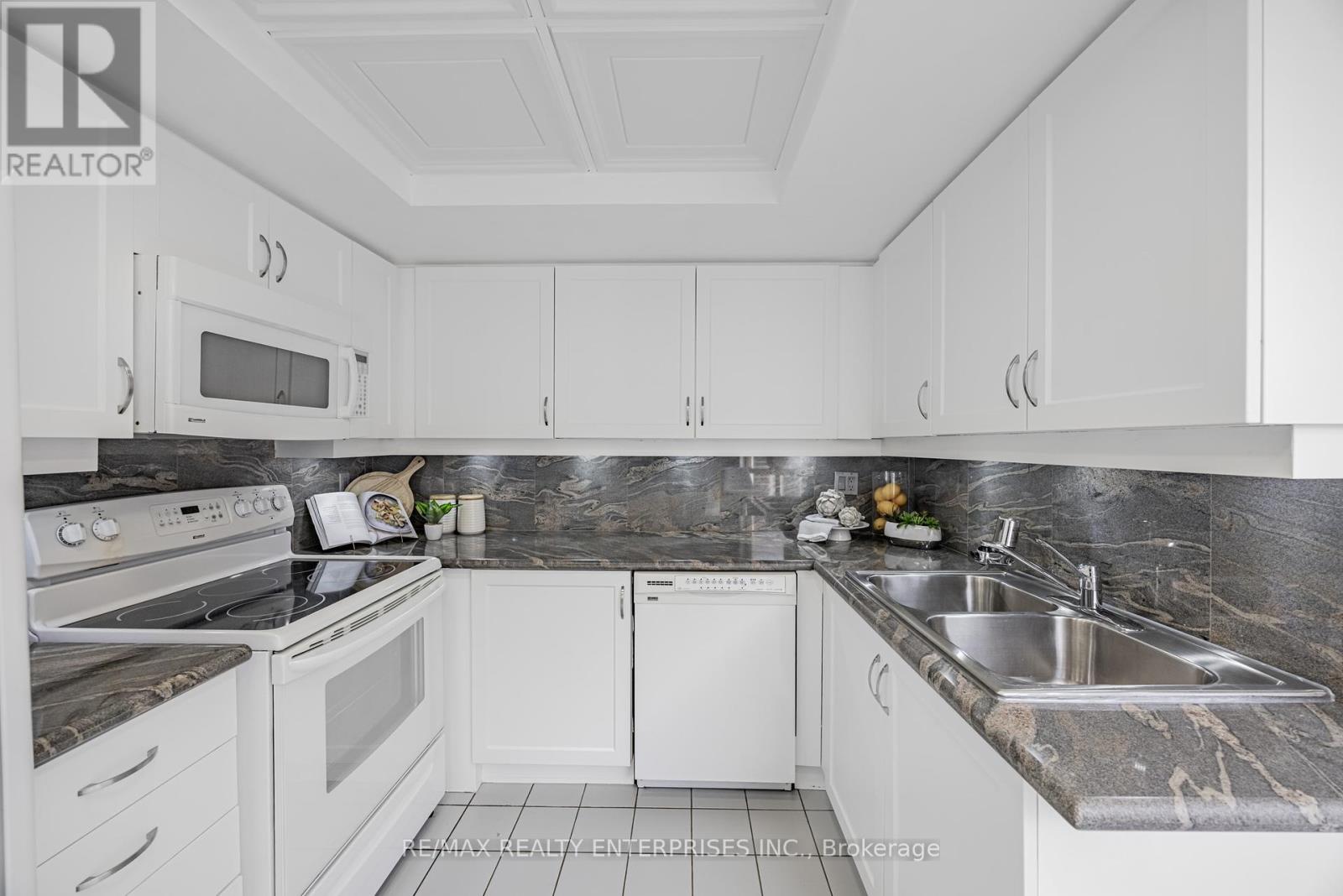 Photo 23 of 2213 55 Kingsbridge Garden Circle, Mississauga ON