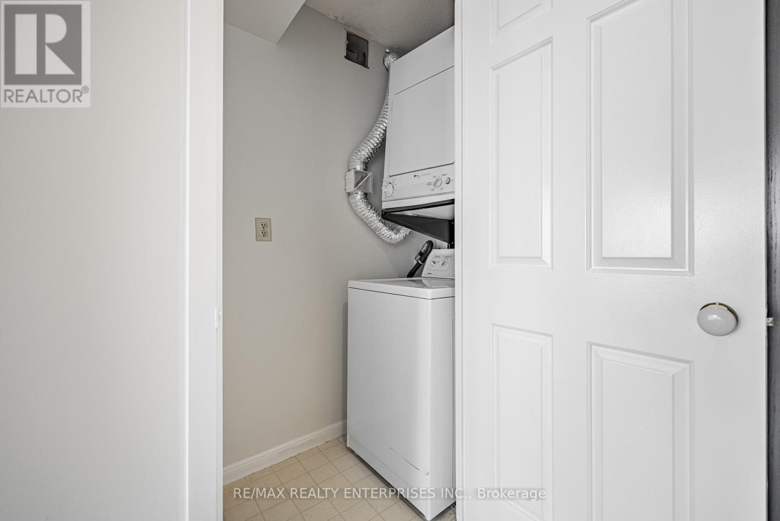 Photo 19 of 2213 55 Kingsbridge Garden Circle, Mississauga ON