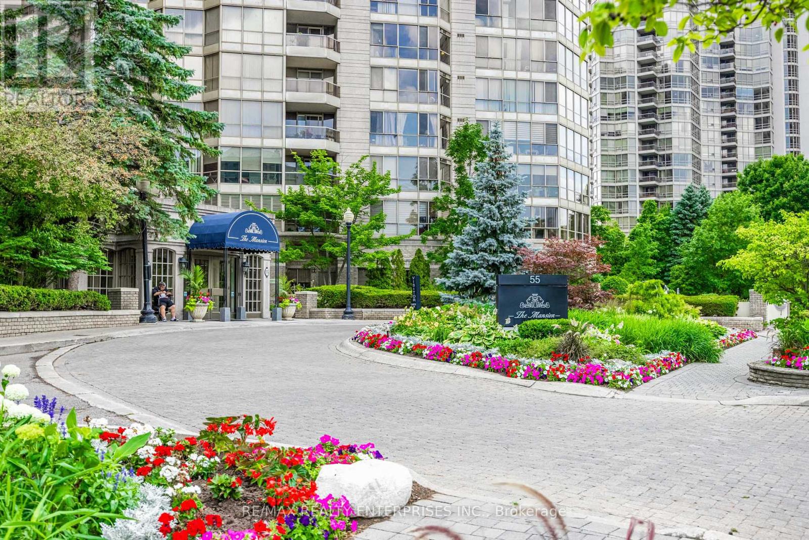Photo 18 of 2213 55 Kingsbridge Garden Circle, Mississauga ON