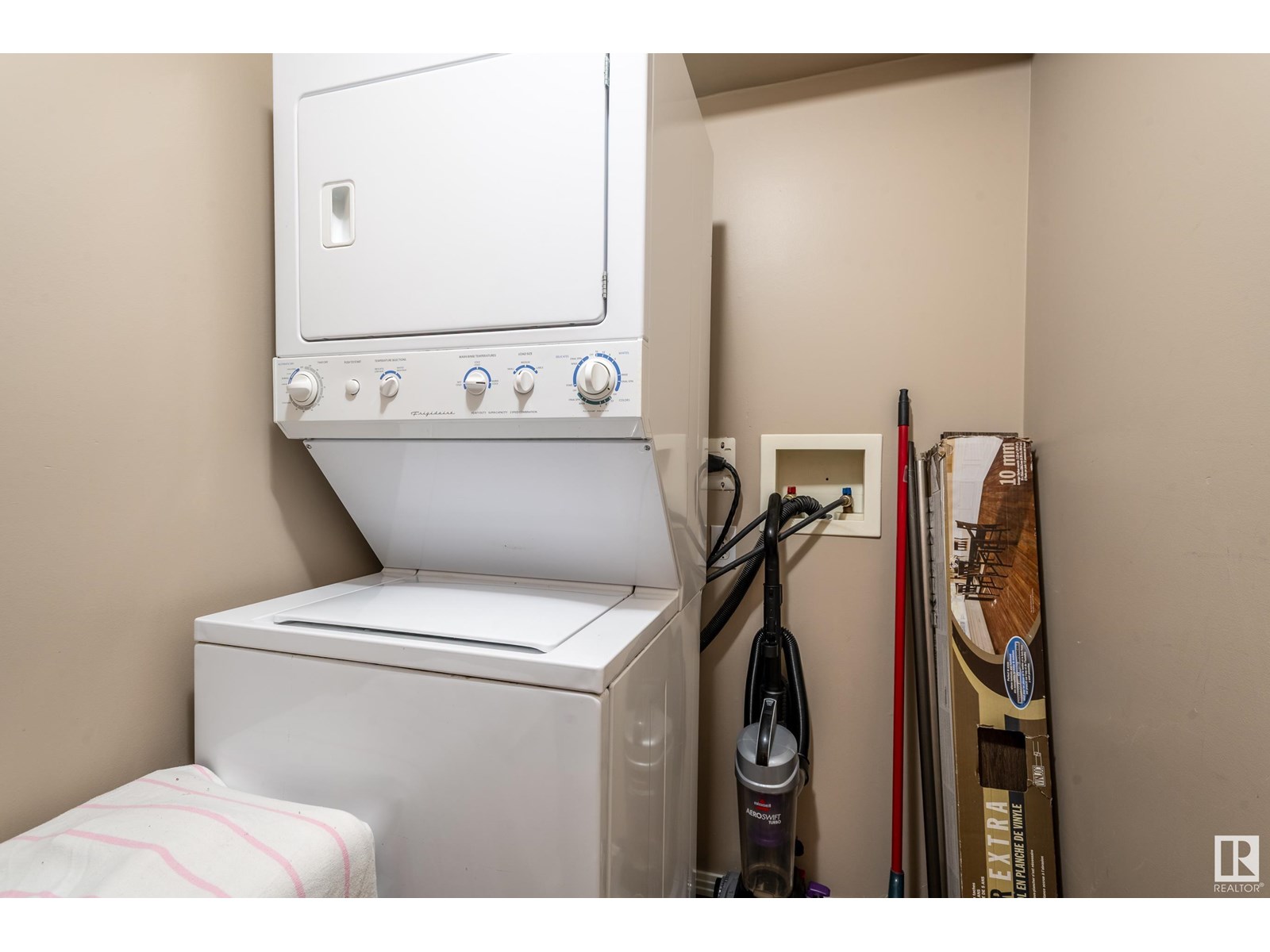 Single Family House for Sale in #   ST NW Edmonton 