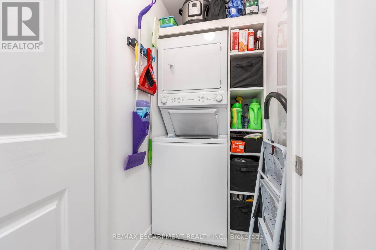 Photo 4 of 509 125 Shoreview Place, Hamilton ON