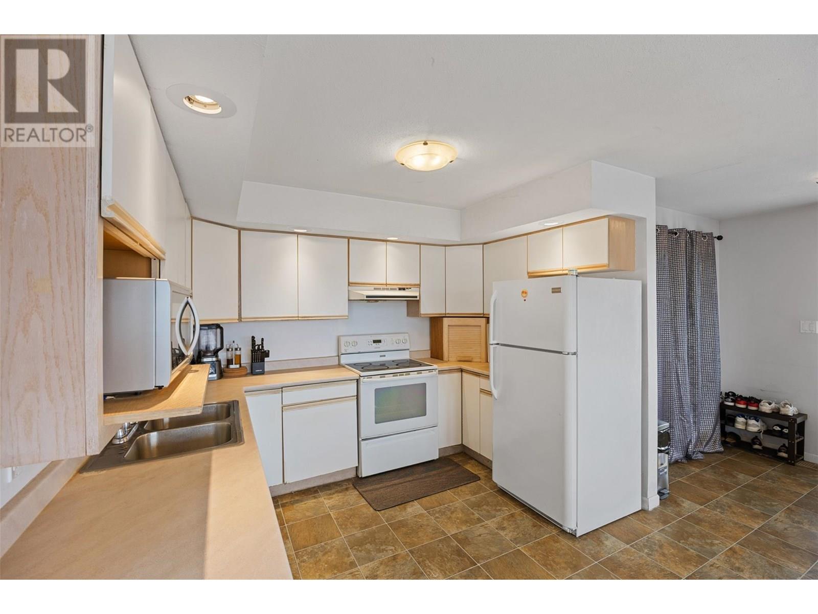 Photo 17 of 607 Lombard Street, Kamloops BC