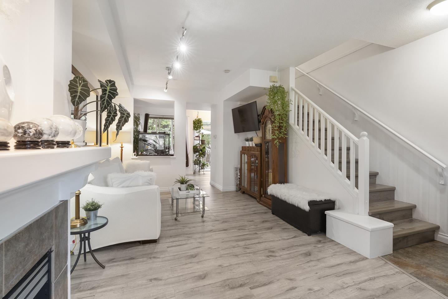 Photo 5 of 7 6445 Rosebury Lane, Surrey BC