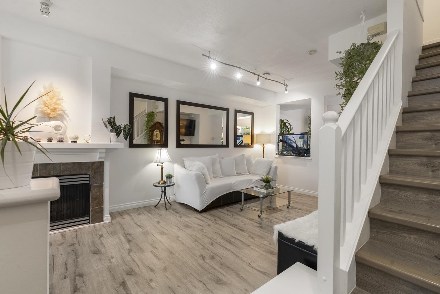 Photo 3 of 7 6445 Rosebury Lane, Surrey BC