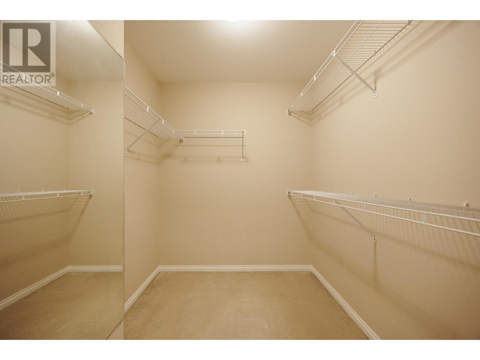 Photo 10 of 407 2059 Chesterfield Avenue, North Vancouver BC