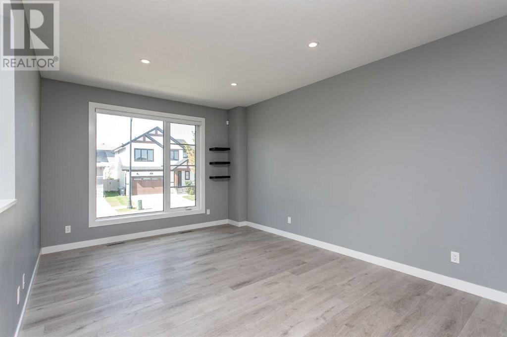 Single Family House Bi-level for Sale in  Ellington Crescent Evergreen Red Deer 