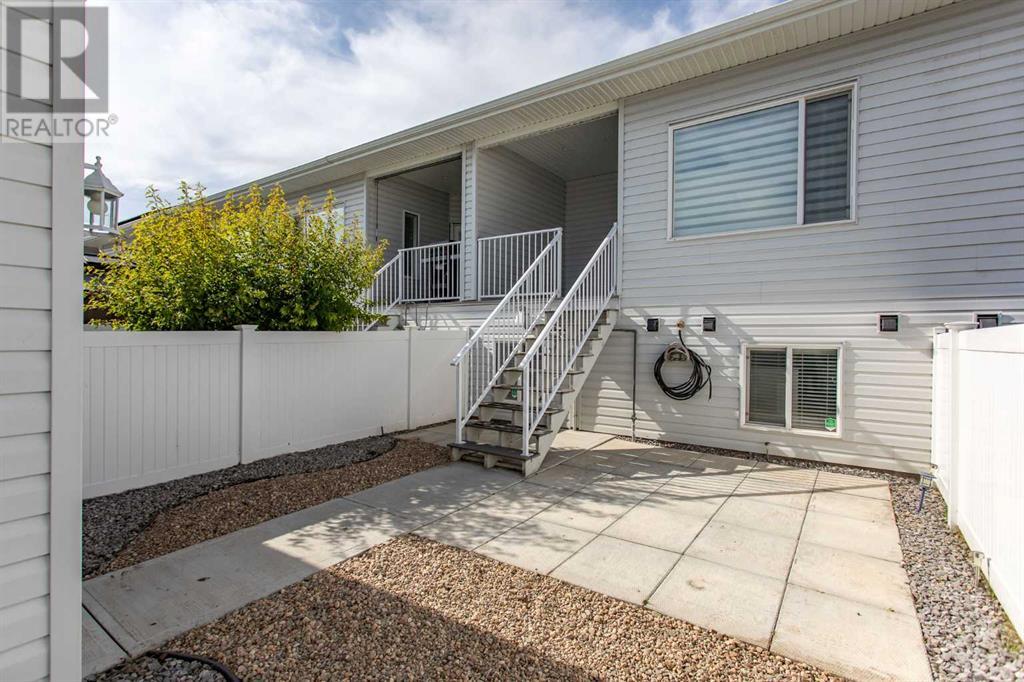Single Family House Bi-level for Sale in  Ellington Crescent Evergreen Red Deer 