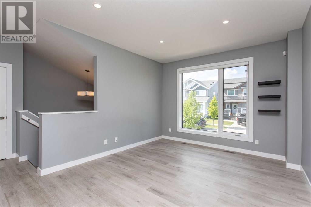 Single Family House Bi-level for Sale in  Ellington Crescent Evergreen Red Deer 