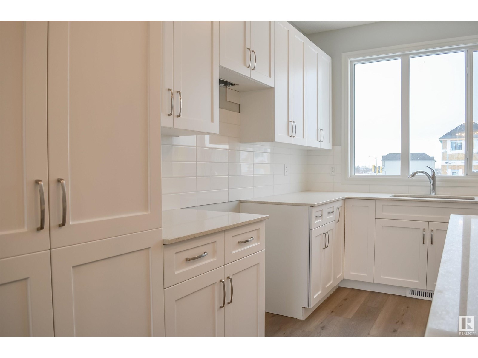 Photo 22 of 21031 25 Av Nw, Edmonton AB