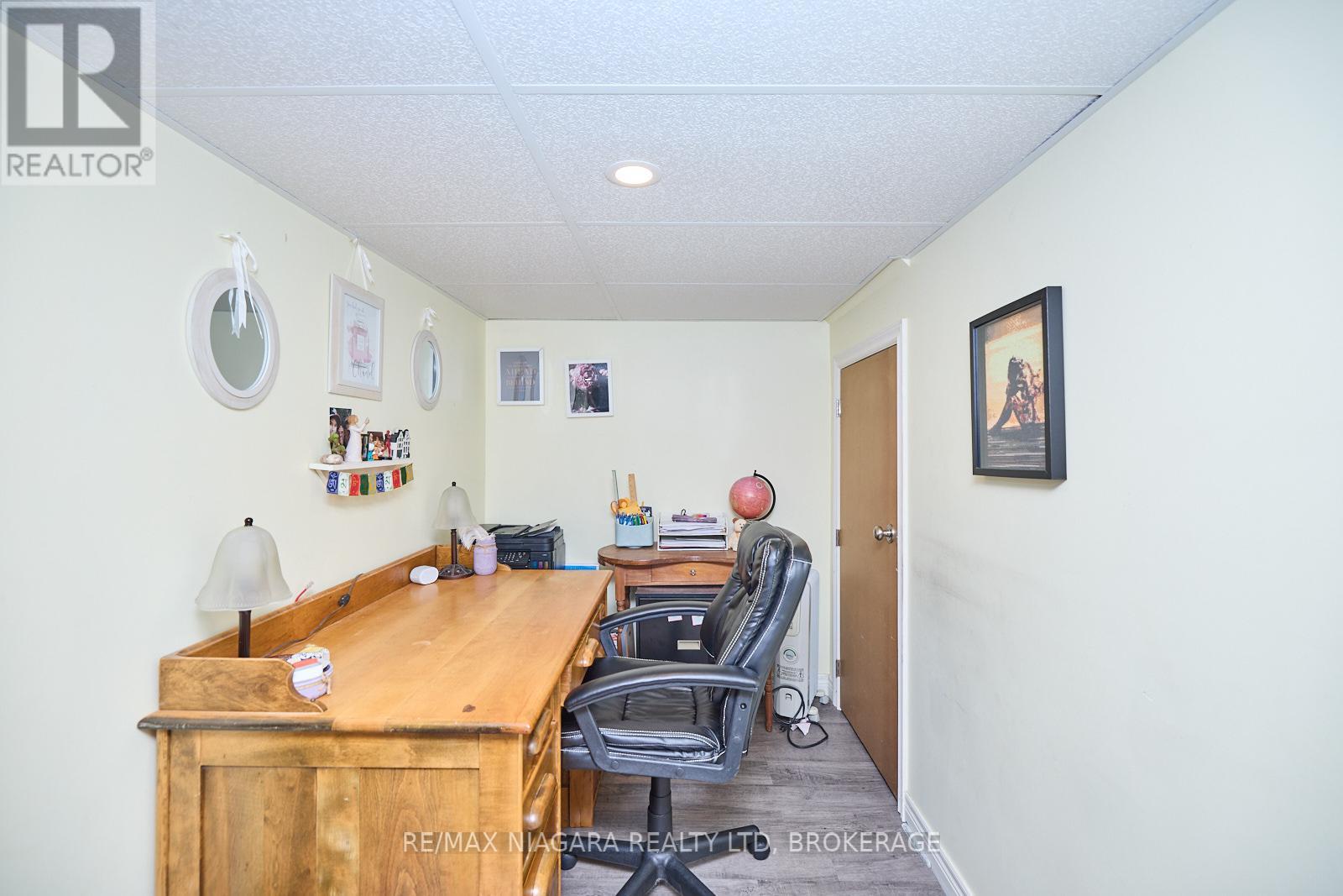 Photo 13 of 6100 Sidney Street, Niagara Falls ON