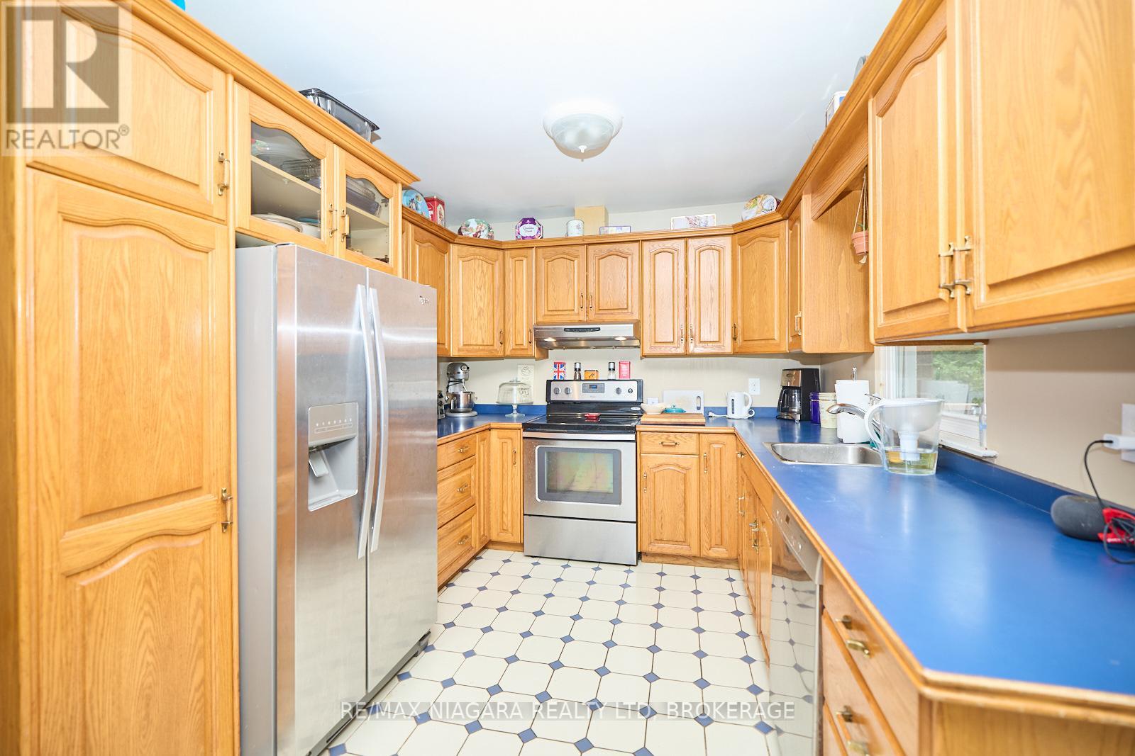 Photo 1 of 6100 Sidney Street, Niagara Falls ON