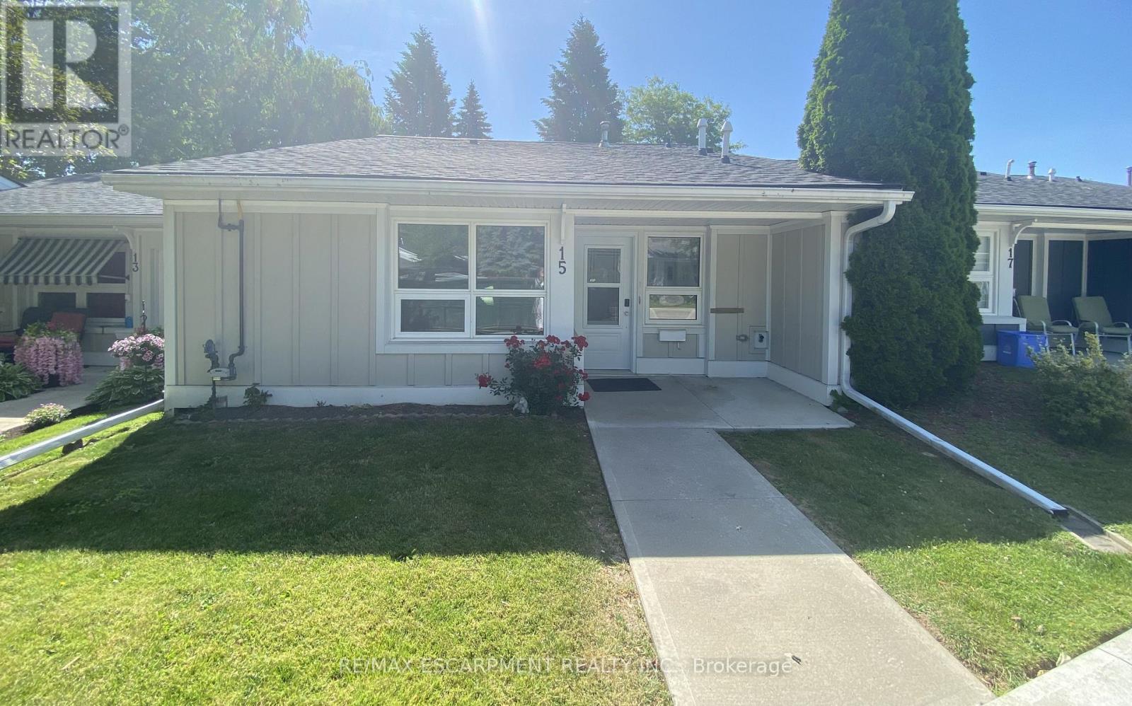 Photo 4 of 15 Sister Varga Terrace, Hamilton ON