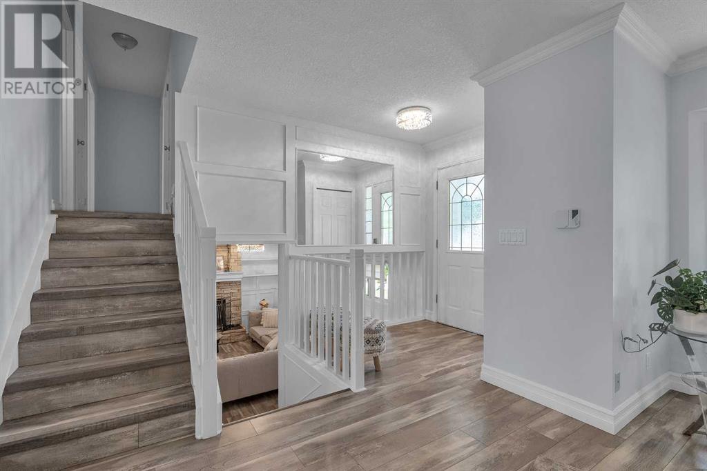 Single Family House 4 Level for Sale in  Templeridge Bay NE Temple Calgary 